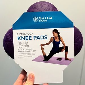 Yoga knee pads NWT